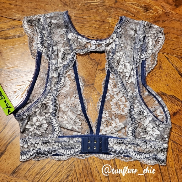 🆕️Sam Edelman Cap Sleeve Lace Bralette - Picture 11 of 15